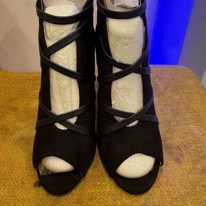 Journee Collection Black Strappy Peep-Toe Heels